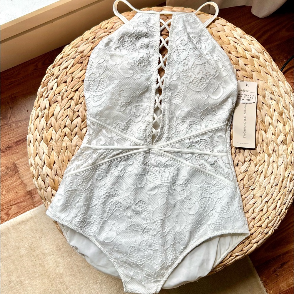 NWT Profile By Gottex White Lace One-Piece Swimsuit Size 10 Bride Bridal lattice